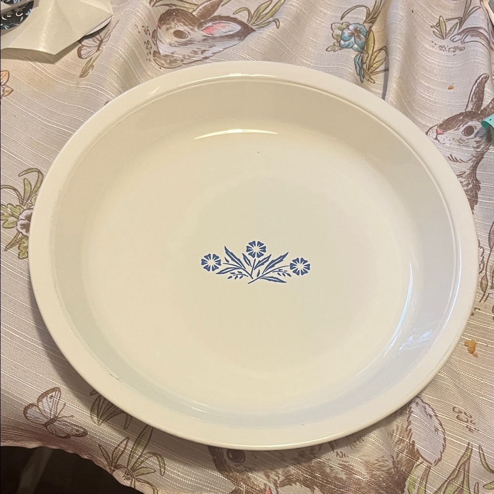 Corning Ware White Serving Bowl / pie plate with Blue Floral Center